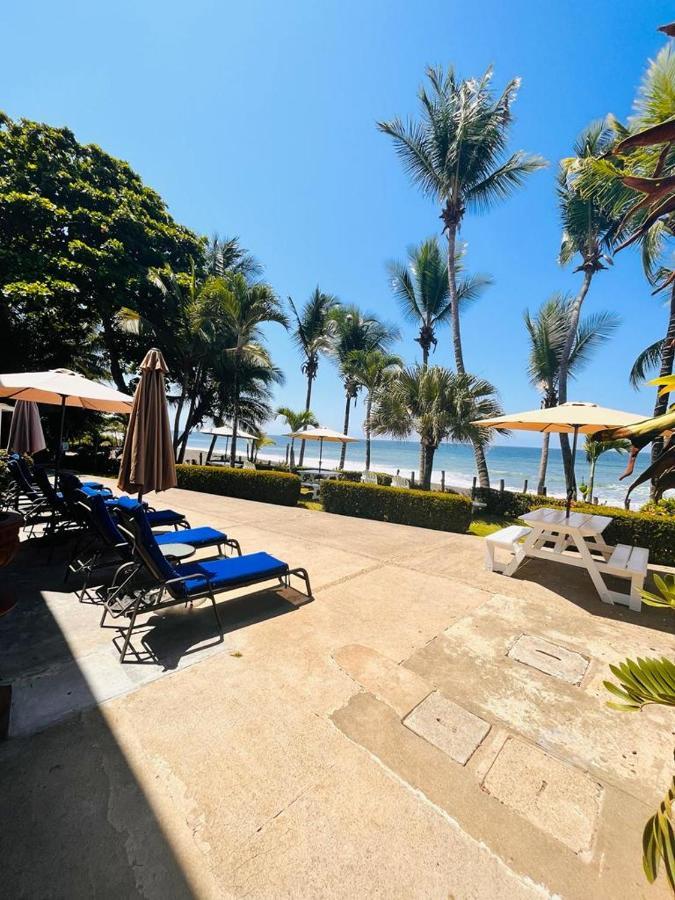 The Backyard Beachfront Hotel Jaco Exterior photo