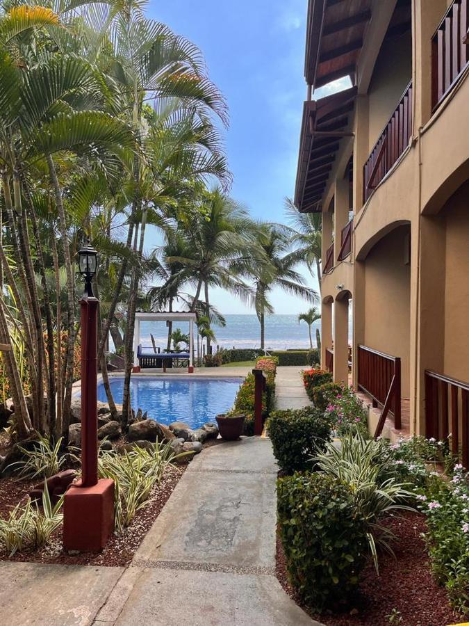 The Backyard Beachfront Hotel Jaco Exterior photo