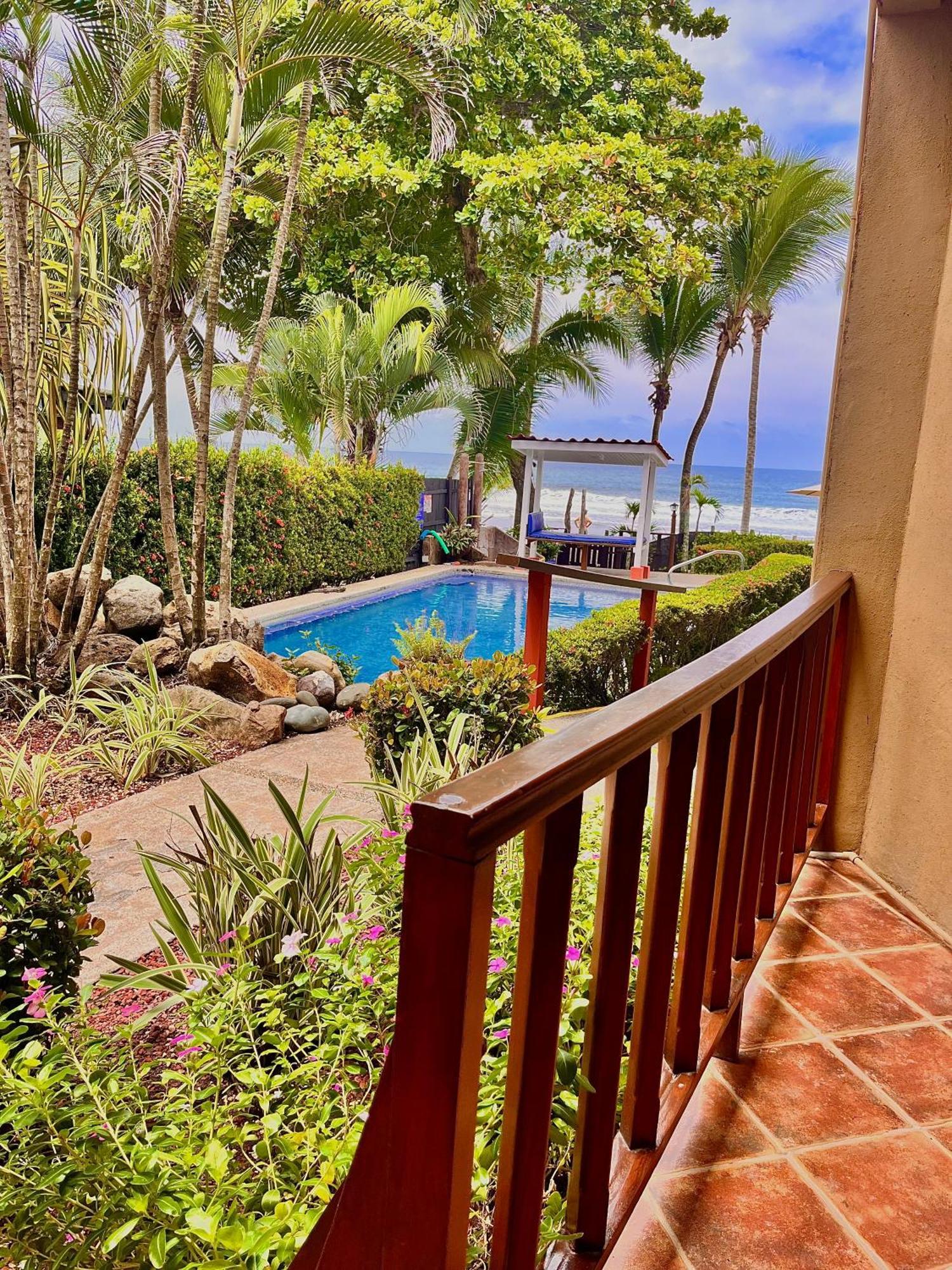 The Backyard Beachfront Hotel Jaco Exterior photo