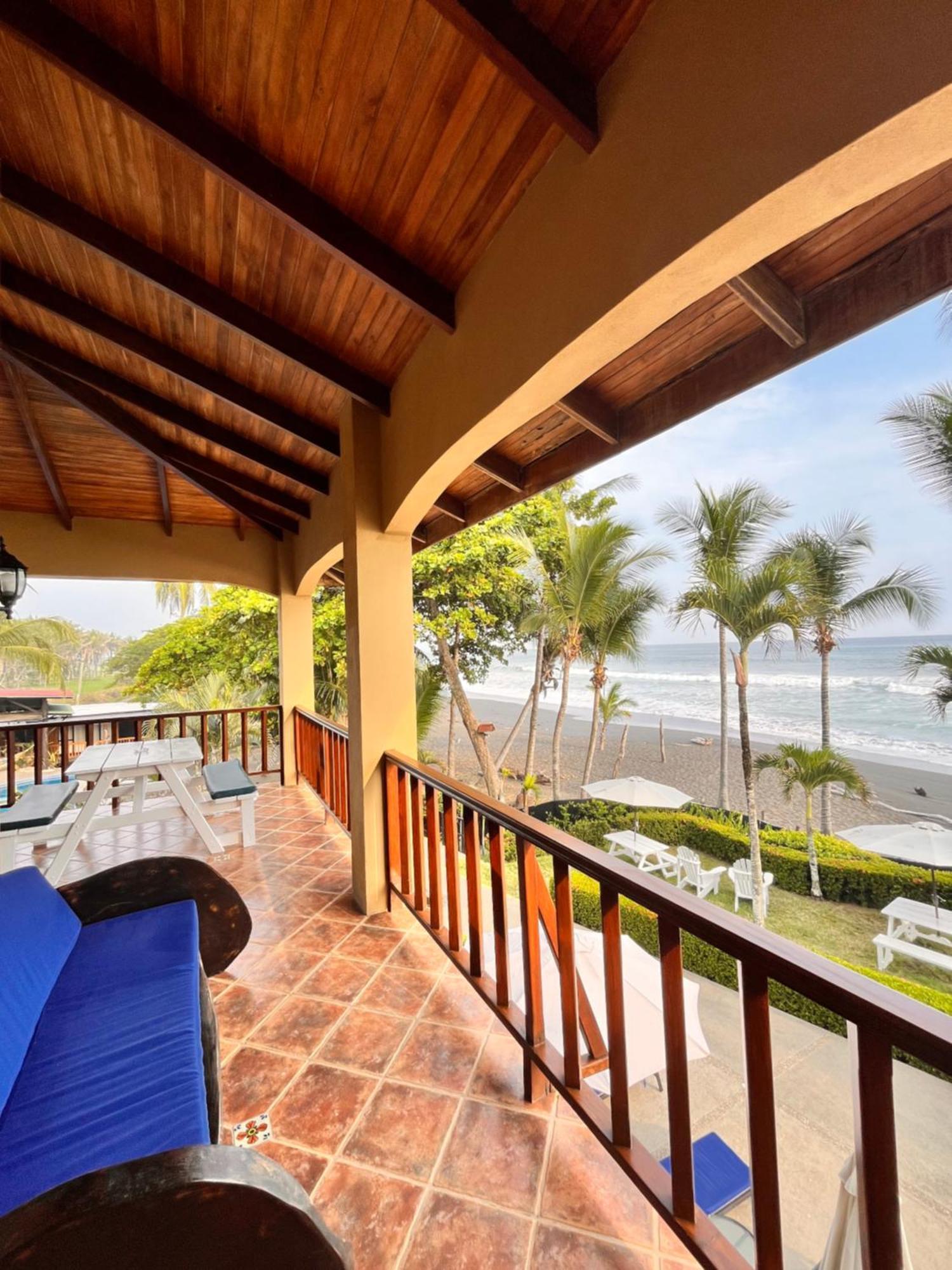 The Backyard Beachfront Hotel Jaco Exterior photo